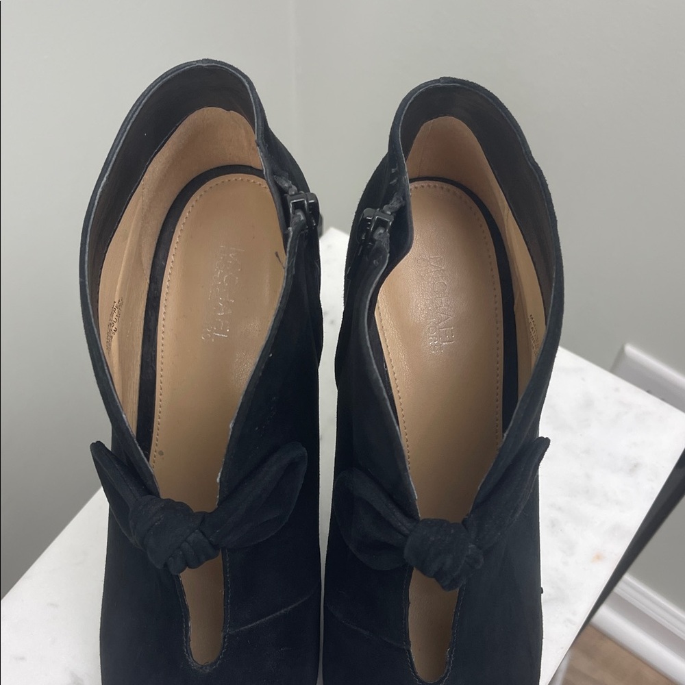 Michael Kors Black Heeled 4” Boots with Bow Detail Ladies Size 8.5 - Picture 6 of 12